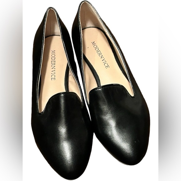 MODERN VICE Women's Black Genuine Leather Point Toe Flat Shoe Studded Heel-Sz 6 - Picture 4 of 15